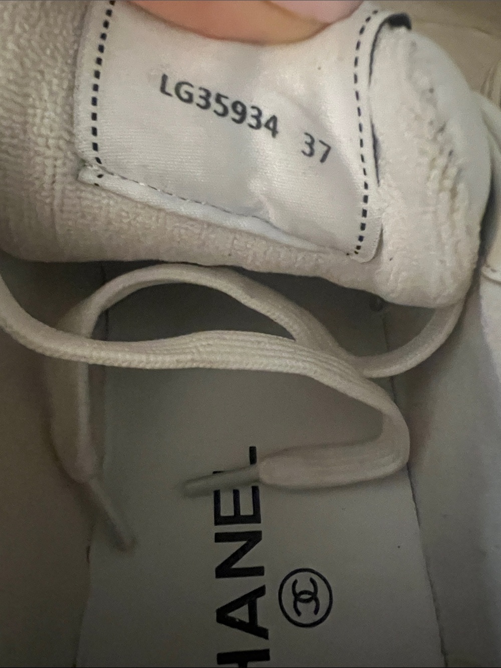 CHANEL White Low-Top Leather Sneakers - Picture 3 of 4